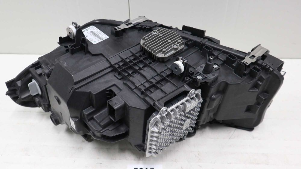 Десен лед фар БМВ Г30/Г31 BMW G30/G31