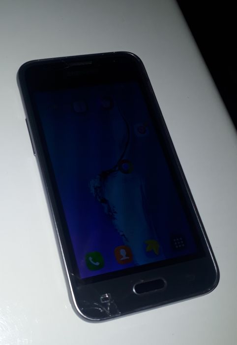 Продам телефоны на запчасти J7