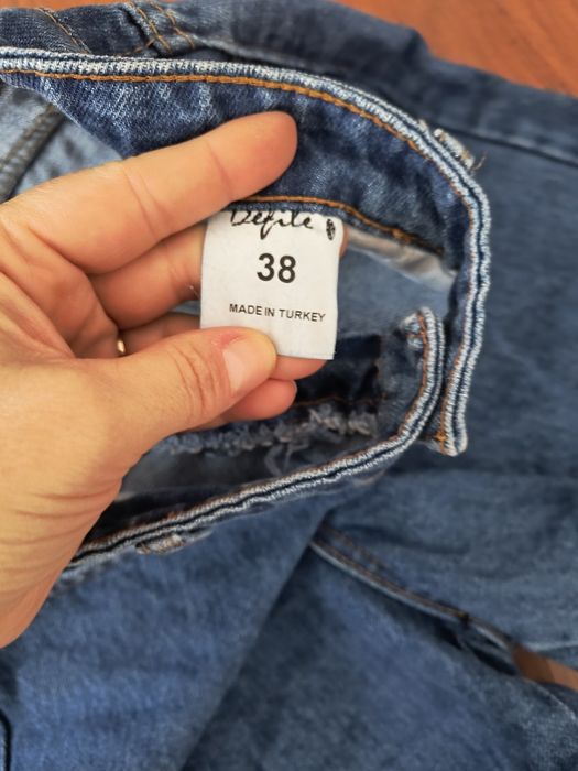 Blugi scurți Trendyol marime 38