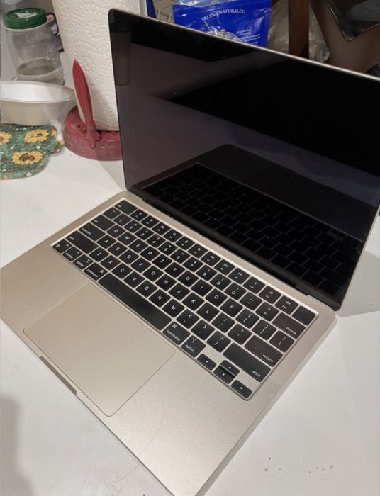 MacBook air 13 m3  16/512