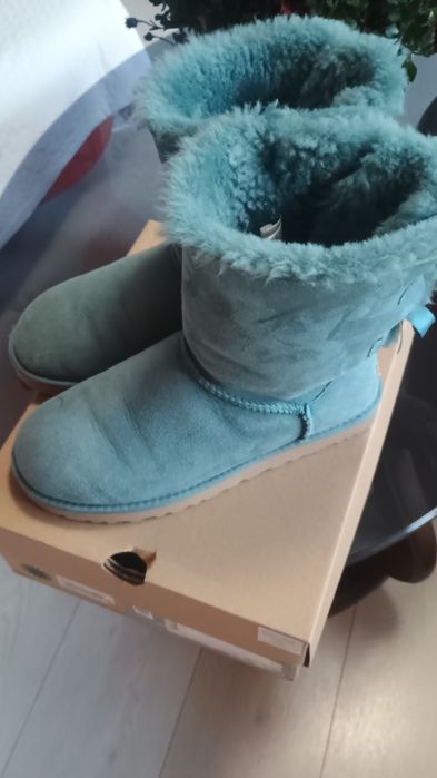 Vând UGG,mărime39,originale