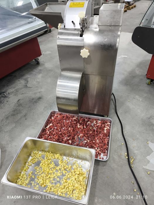 Музлаган гу́штларни кубик шаклида кессибберувчи ускуна