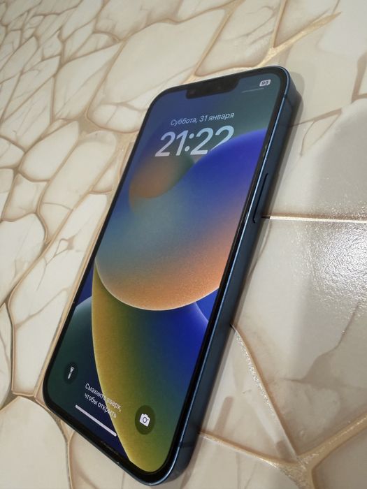 Продам телефон айфон 13