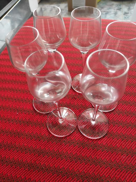 Set de pahare mici cu picior lung, nuanta de albastru