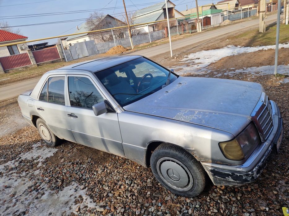 Мерседес Е 230. 102