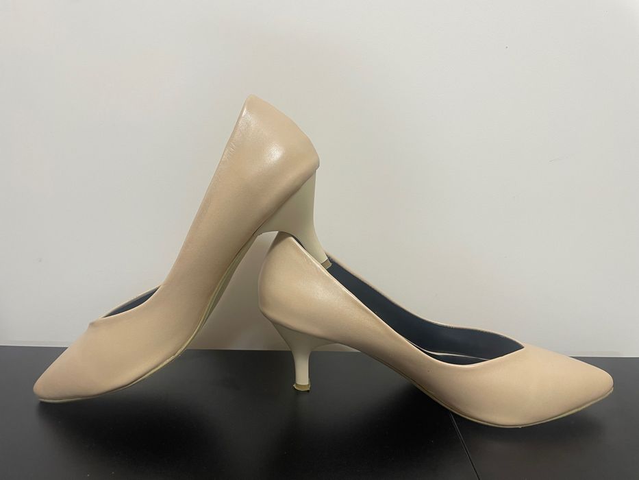 Обувки на нисък ток н.39