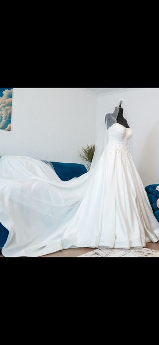 Rochie mireasa cu trenă detașabilă si voal