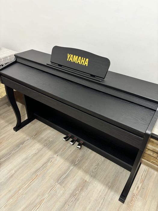 Yamaha новая , в коробке .