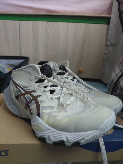 Волейбольные кроссовки ASICS METARISE