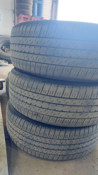 Продам шины 3 штуки Bridgestone