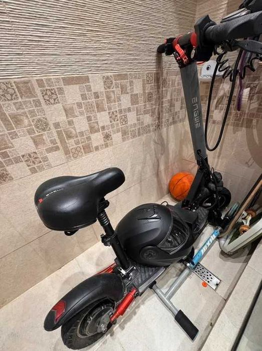 Trotineta electrica cu scaunel adusa din Polonia+o baterie de rezerva
