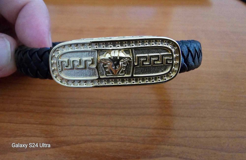 Луксозни мъжки кожени гривни с елементи Версаче