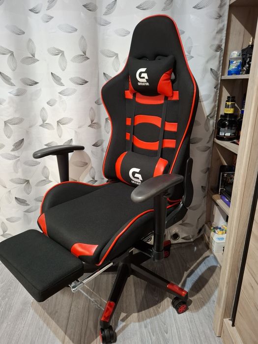 Scaun    gaming   roșu cu negru piele ecologică