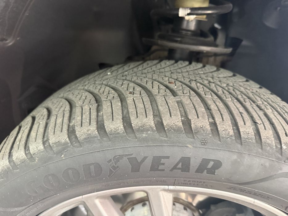 Vand 4 cauciucuri Goodyear Vector 4season 245 50 19 XL