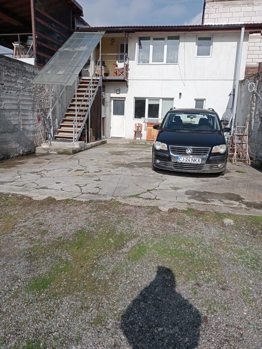Închiriez locuință