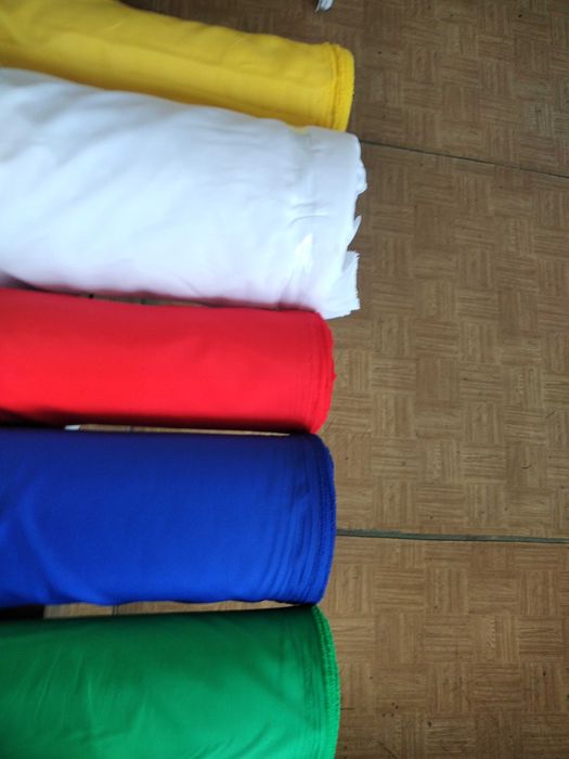 Плат за знамена в пет цвята