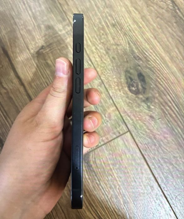 Iphone 17E        .