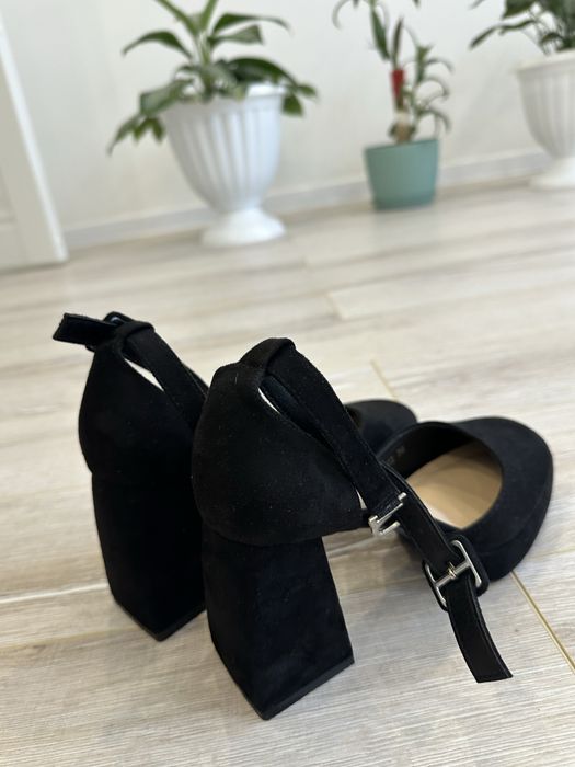 Продам туфли черные 36 размер