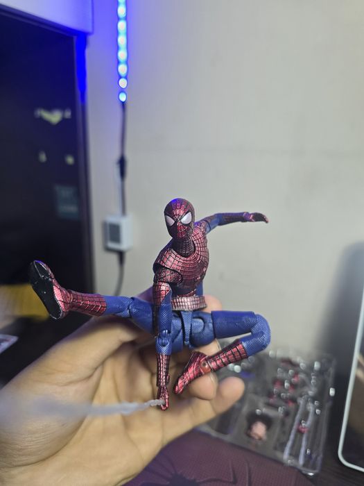 Человек паук игрушка