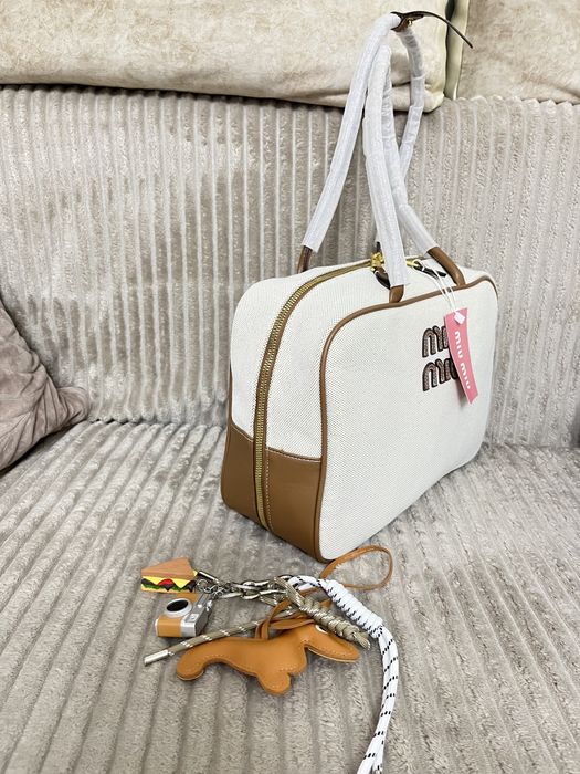 Продам сумку miu miu