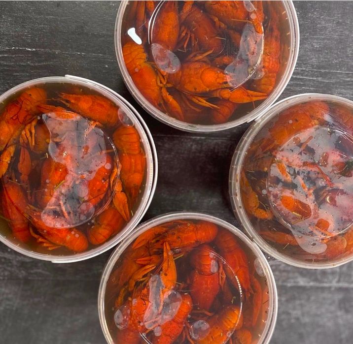 Живые раки,клешни краба,креаетки,морепродукты