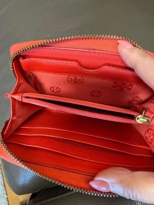 Дамски кожен портфейл Tory Burch