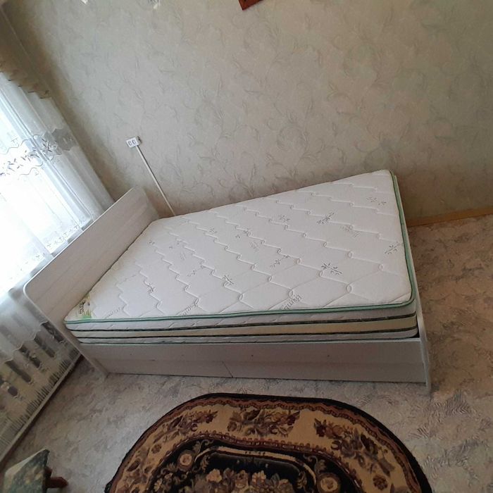Кровать в спальню