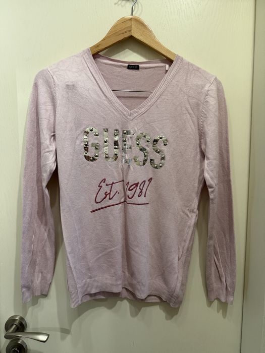 Рокля и пуловери на Guess