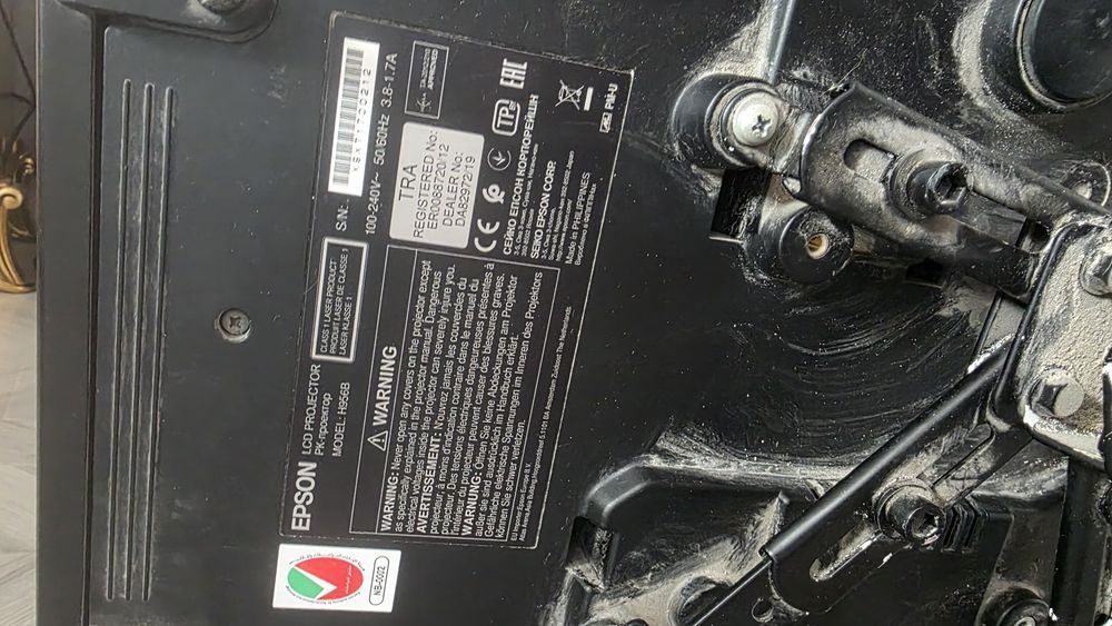 Продаю проектор Epson EH-LS500B