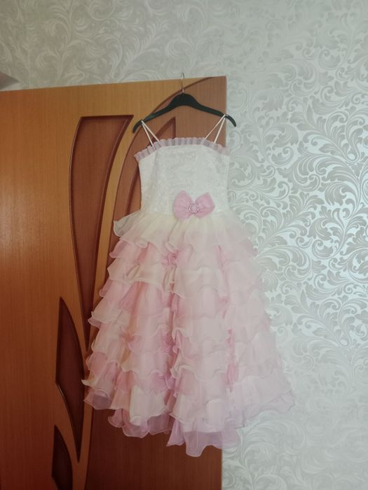 Нарядные платья на девочку