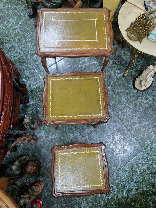 Уникален к-т антикварни английски масички масив