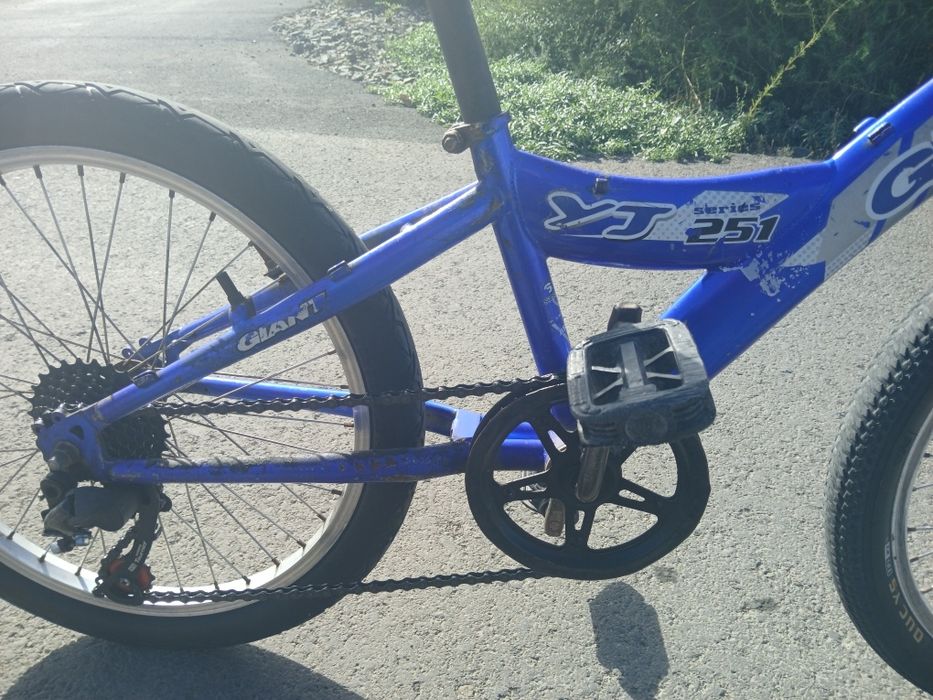 Продам Giant Yj 251