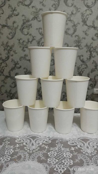 Стаканчики одноразовые  бумажные и пластиковые 200 мл