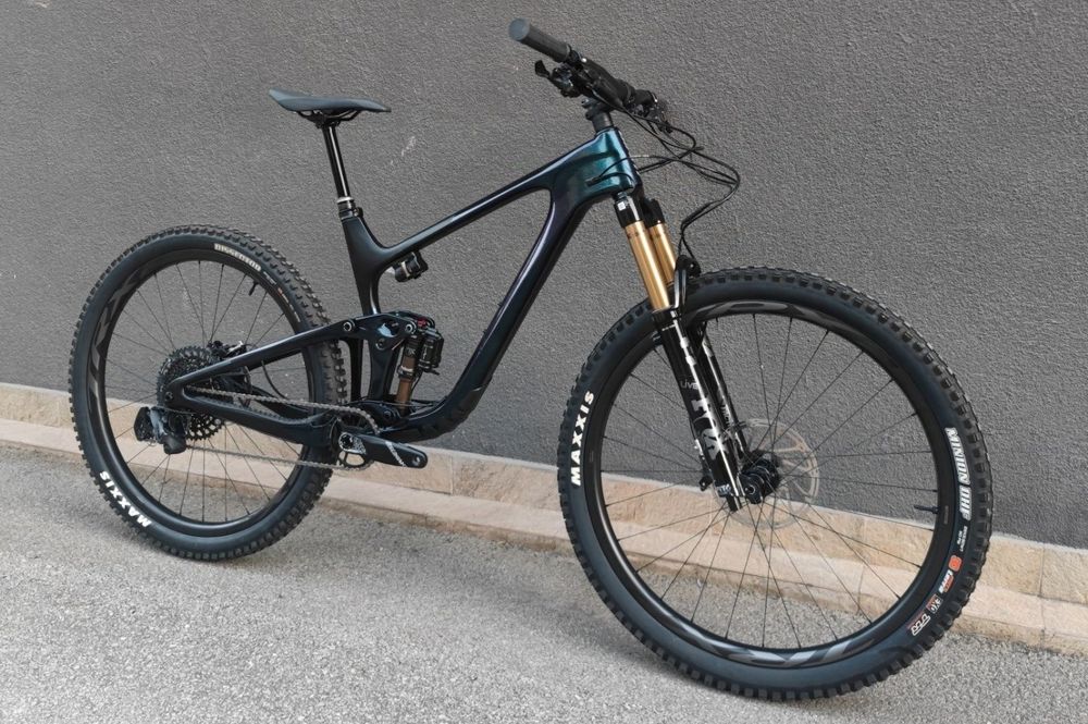 Нов Карбонов Велосипед 29" Giant 1х12 Sram Gx Fox Valve Live Bluetooth