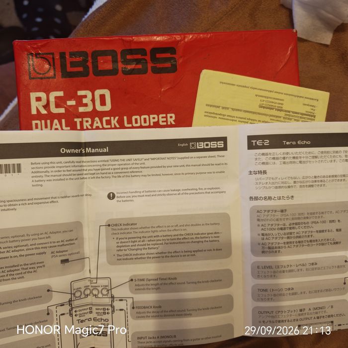 Looper Boss RC 30  până la 3 ore inregistrare