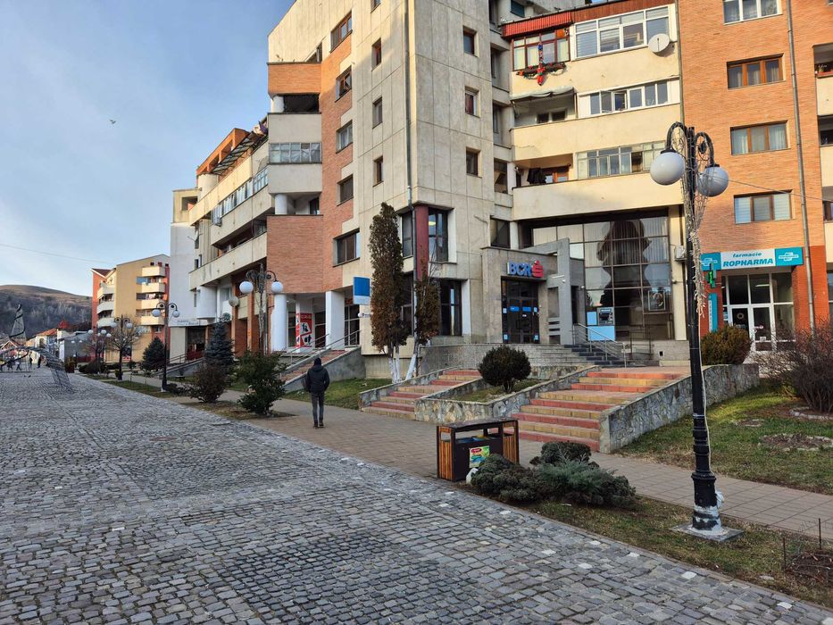 Vand spatiu comercial