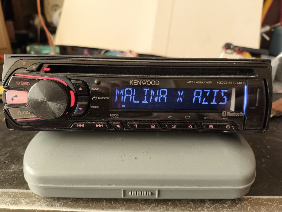 Kenwood KDC-BT35U CD/USB тунер с Bluetooth и директно управление на iPod, Siri Voice
