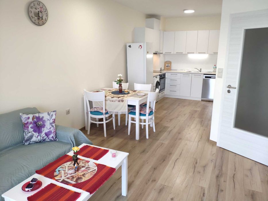Дава се под наем Тристаен апартамент в Варна, Аспарухово - 113 кв.м за 947.58 € - Снимка #5