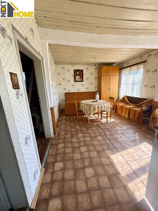 Самостоятелна къща с голям двор