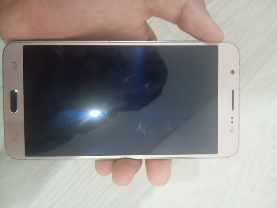 Samsung galaxy j7