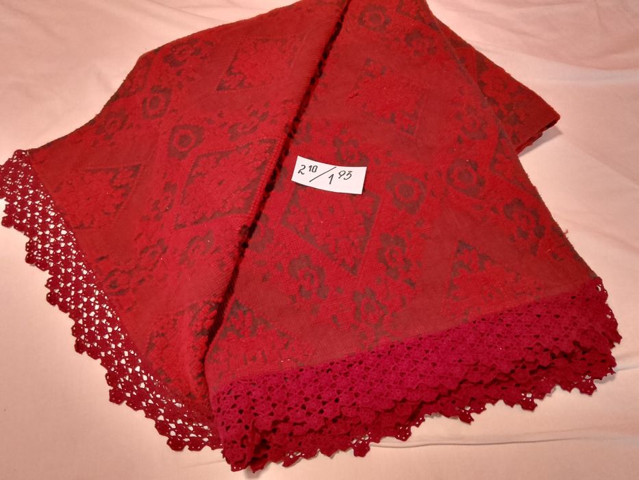 Вълнена покривка за спалня.