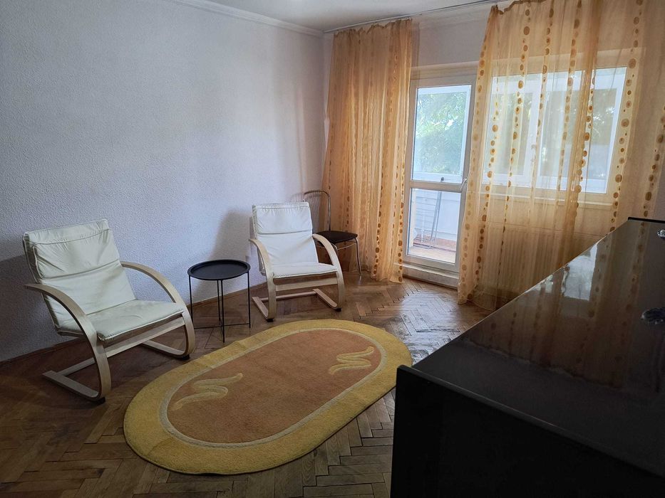 Inchiriez apartament 3 camere, situat central Tineretului ,Braila