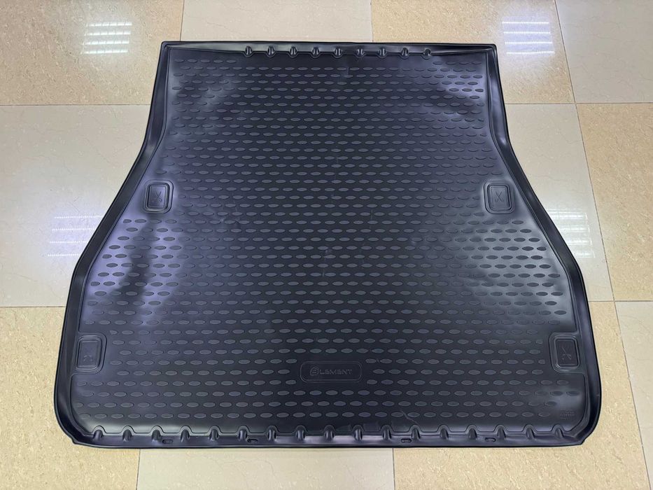 Полик багажника на LEXUS LX600