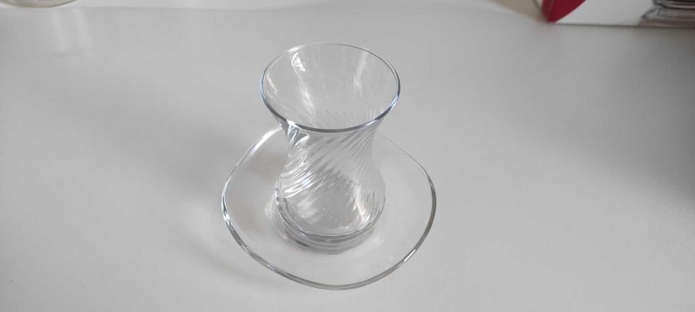 Сервиз гарафа, 6 чаши и чиниики за чай - комплект