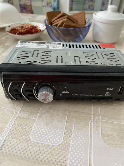 Отдам автомагнитолу за шоколад