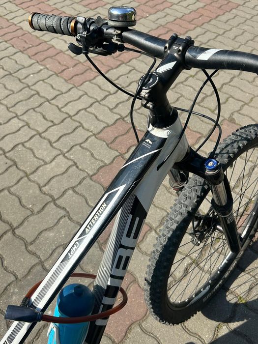 Bicicleta XC Cube