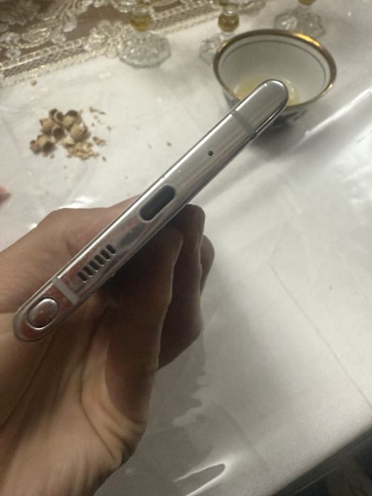 Samsung not 10+ 5G 256
Hotirasi 12/512
Telefon ideal holatda