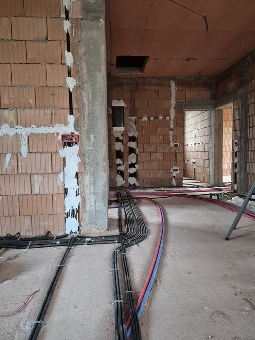 Electrician-Instalatii electrice