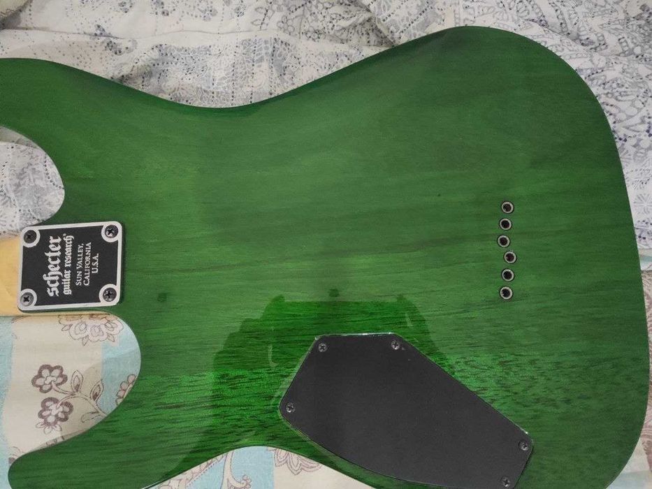 Продам электрогитару Schecter Omen Extreme-6 (Green burst)