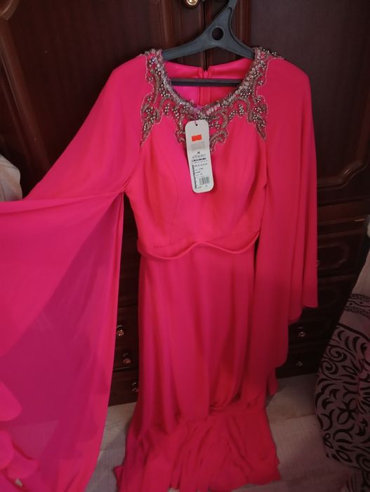 Красивое розовое платье